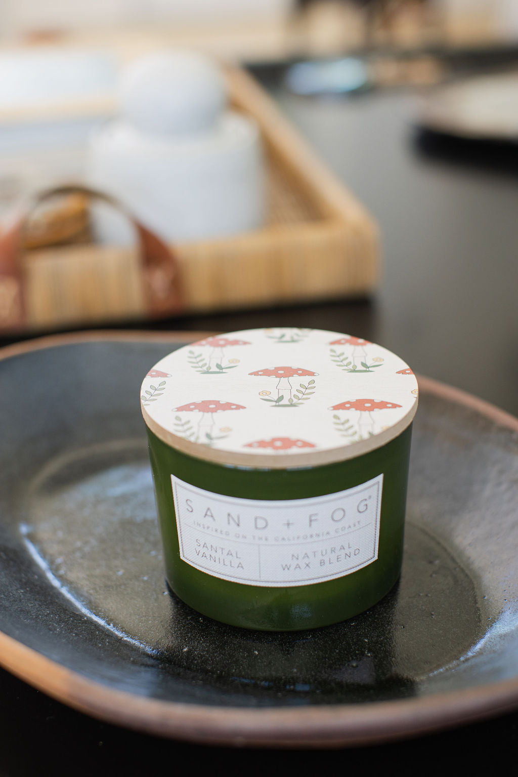 Santal Vanilla 12 oz scented candle Premium