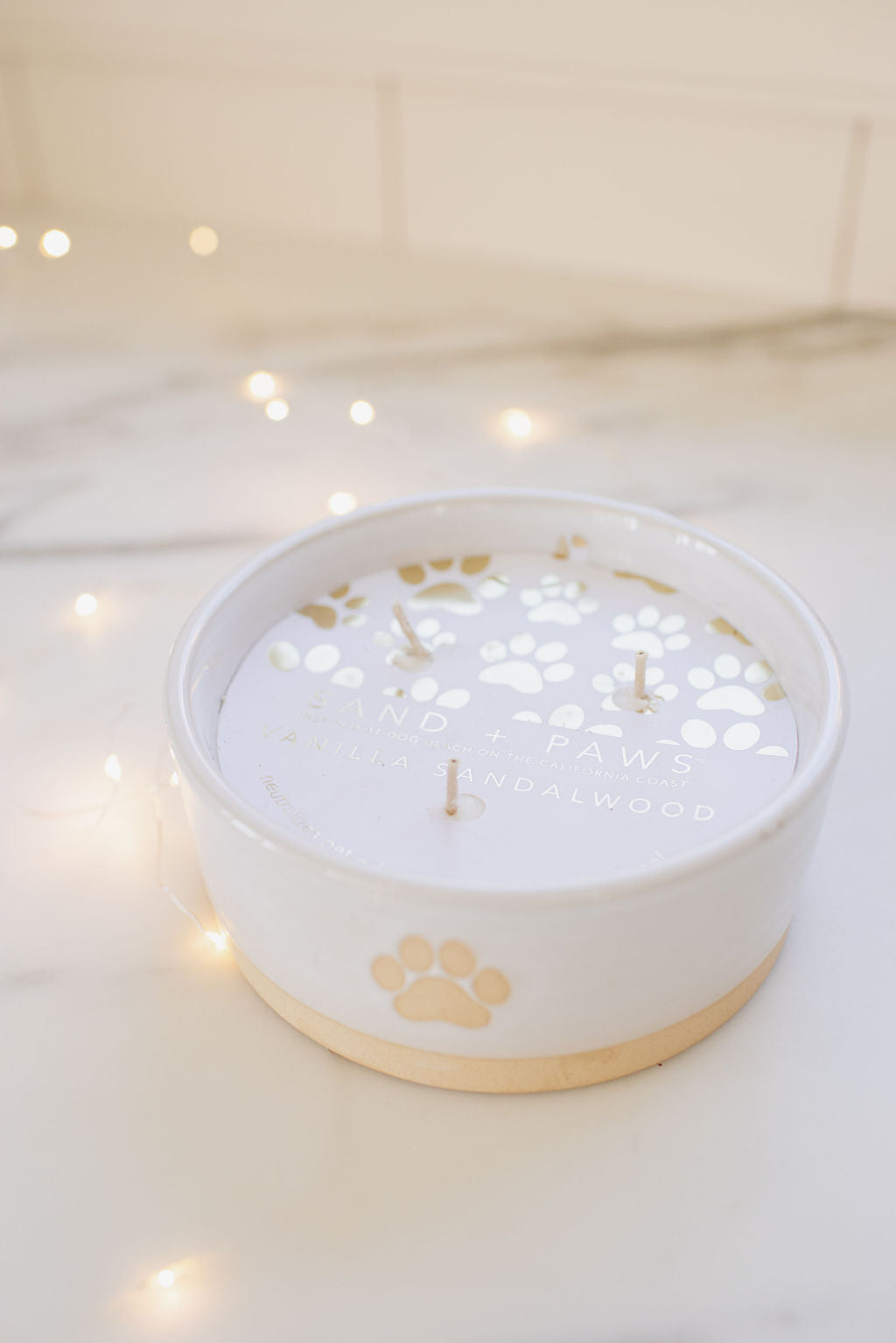 Sand + Paws Vanilla Sandalwood 12 oz scented candle Premium