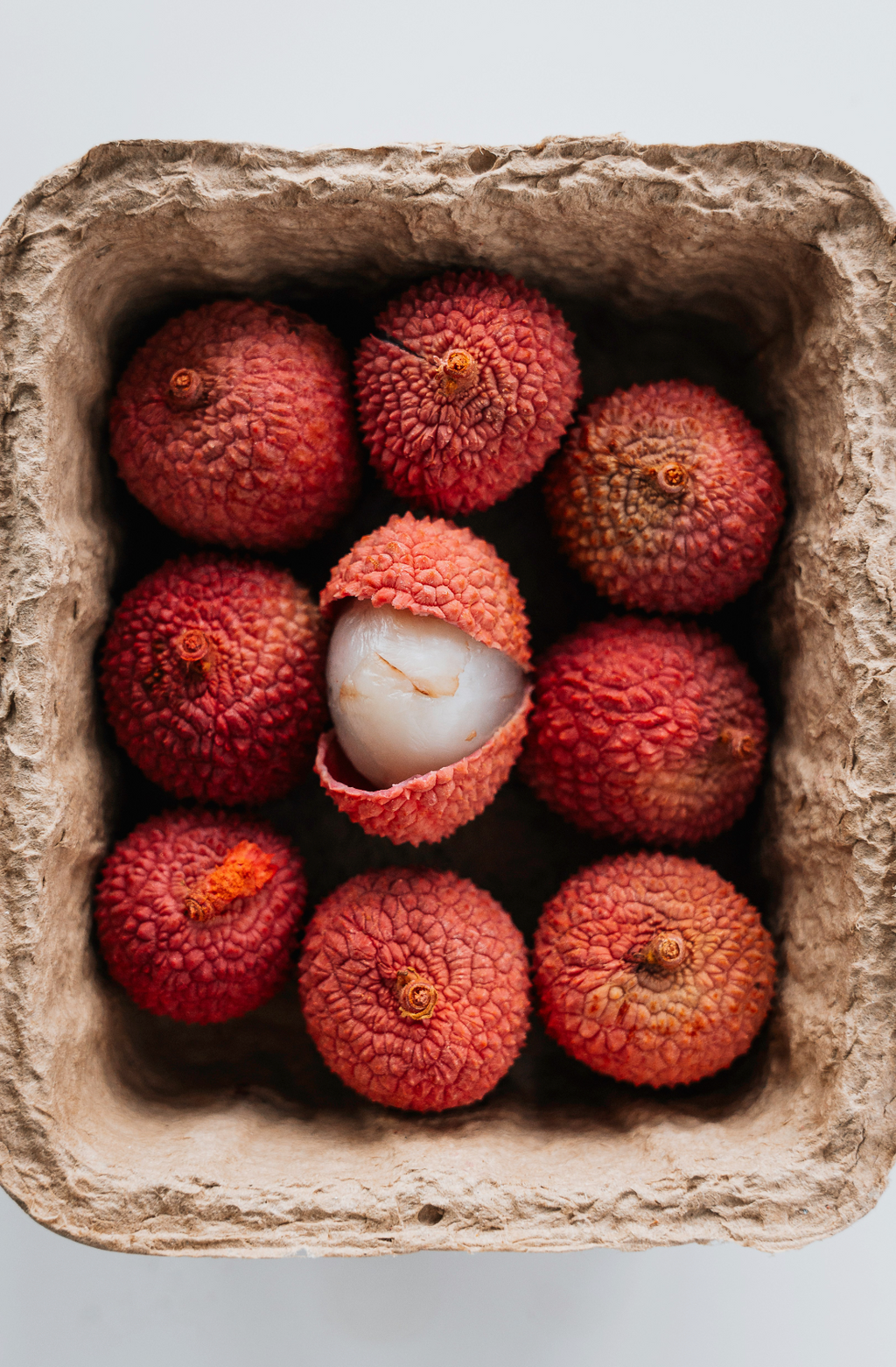 Lychee & Currant 12 oz scented candle Premium